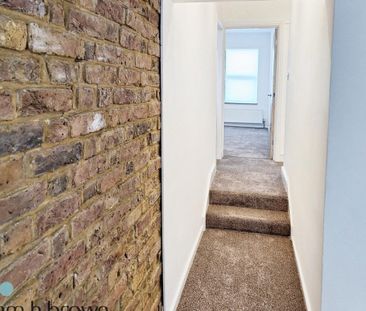 London Road - Photo 3