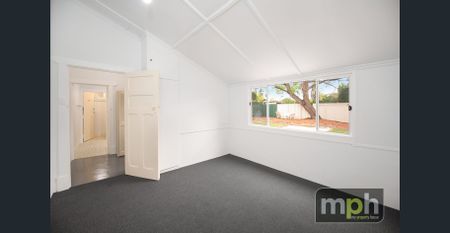 Spacious 4 Bedroom Home. - Photo 5