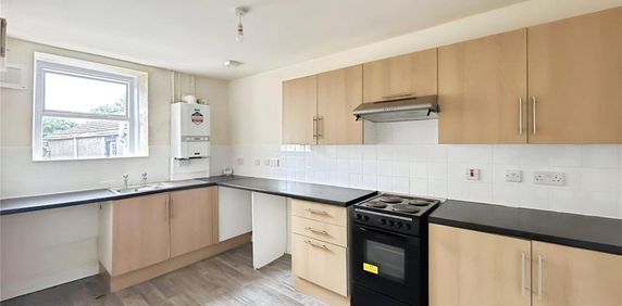 2 bedroom flat to rent - Photo 2