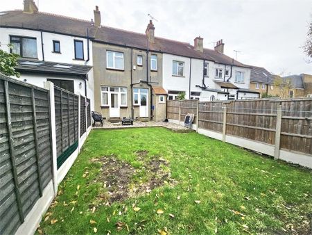 3 bedroom terraced house to rent - Photo 3