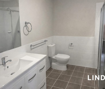 Modern Family Living in a Quiet Lochinvar Pocket - Photo 5