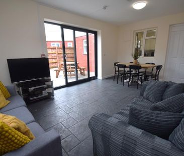 1 bedroom in a house share to rent - Photo 2