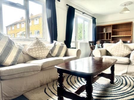 Whitehall Close, Canterbury - Photo 2