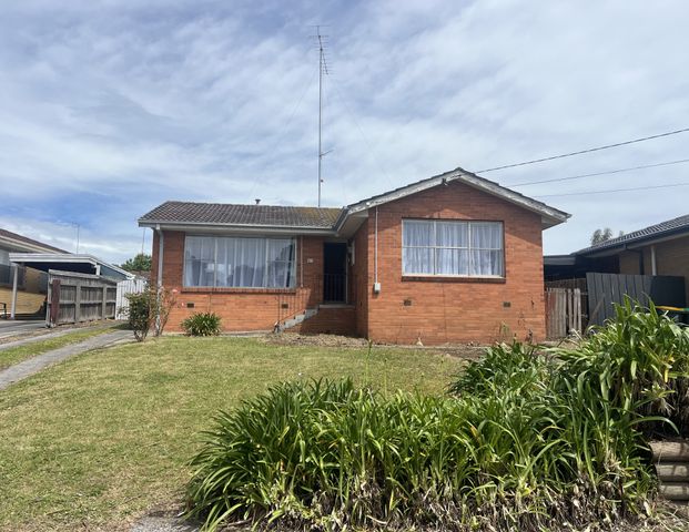 51 Walker Pde, Churchill - Photo 1