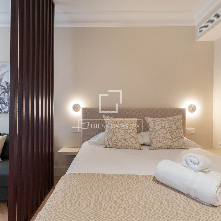 Modern Designer Studio in Salamanca District - Photo 1
