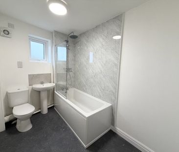 Chapel Court, St Helens, WA10 3DP - Photo 3