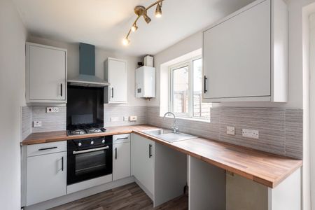 2 bedroom terraced house to rent - Photo 2