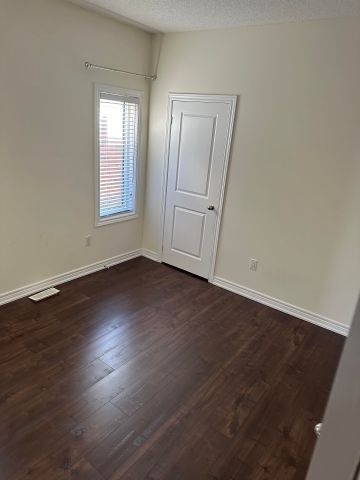 For Lease - 206 Fruitvale Circle, Brampton, Ontario - Photo 2