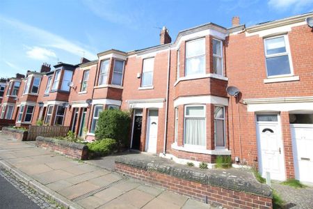 2 bedroom ground floor flat to rent - Photo 5