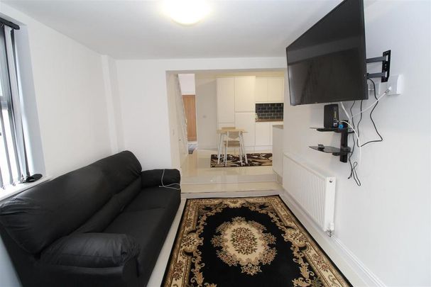 4 bedroom house to rent - Photo 1