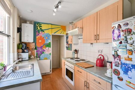 3 bedroom terraced house to rent - Photo 4