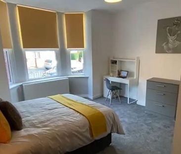 1 bedroom in a house share to rent - Photo 2