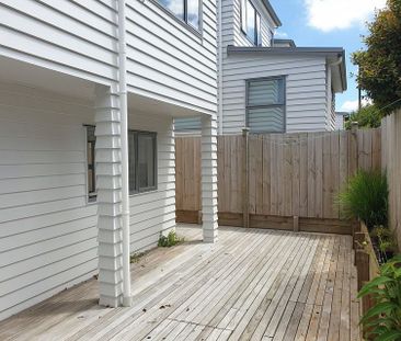 Almost brand new - Photo 4