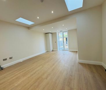 5 Bed Terraced House, Broomhill Road, IG3 - Photo 5