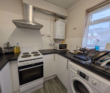 4 bedroom terraced house to rent - Photo 1