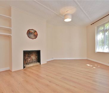 Station Approach, Staines-upon-Thames, Surrey, TW18 4LZ - Photo 5
