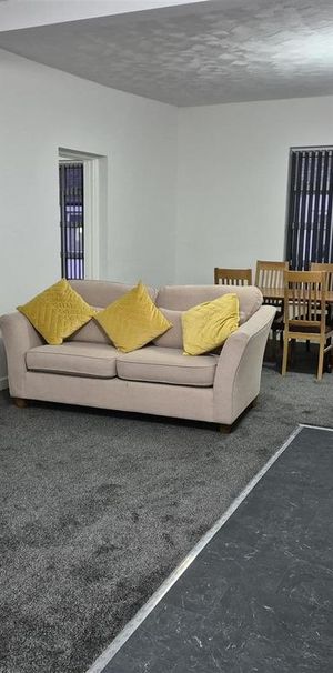 House share to rent - Photo 1