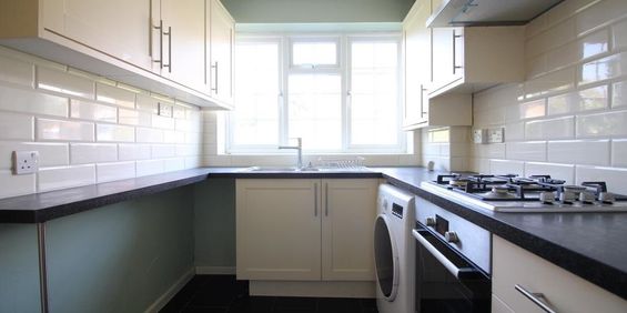 Wild Oaks Close, Northwood - Photo 3