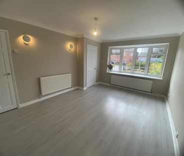 3 bedroom semi-detached house to rent - Photo 2