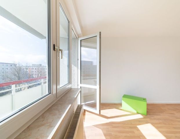 Tolle 3 Zimmer-Wohnung in Halle, Küche & Bad mit Fenster - Photo 1