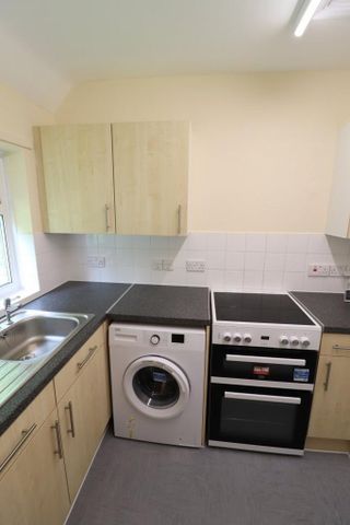 2 bedroom maisonette to rent - Photo 2
