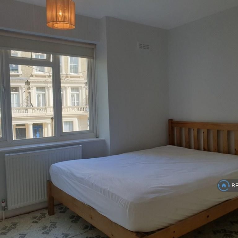 3 bedroom flat to rent - Photo 1