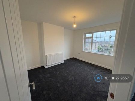 3 bedroom semi-detached house to rent - Photo 2