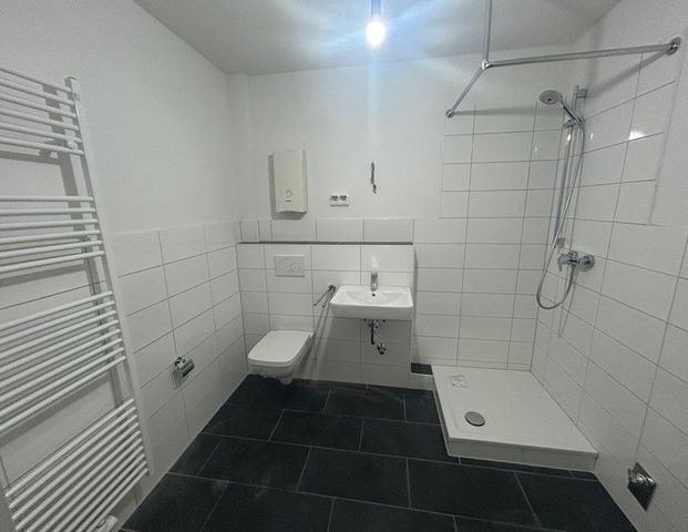 Geräumige 2,5-Zimmer-Wohnung mit renoviertem Bad (WBS) - Photo 1