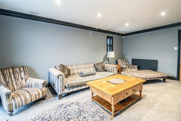 3 bedroom apartment to rent - Photo 1