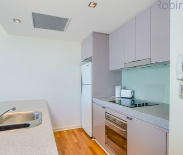 Fully furnished apartment with extra space for working from home, i... - Photo 1