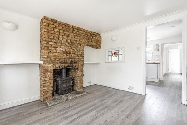 2 bedroom cottage to rent - Photo 1