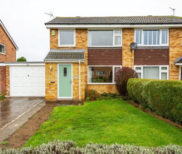 3 bedroom semi-detached property to rent - Photo 3