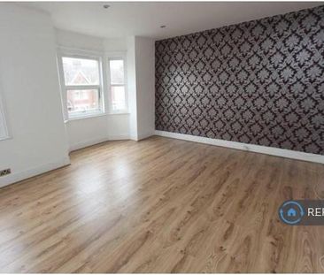 3 bedroom detached house to rent - Photo 3