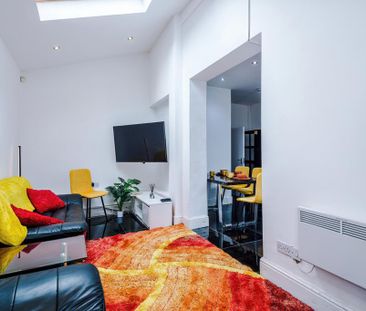 5 bedroom end of terrace house to rent - Photo 1