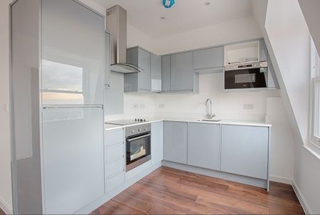 Available unfurnished now - Photo 4