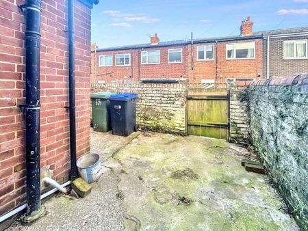 2 bed terraced house to rent in DH2 - Photo 2