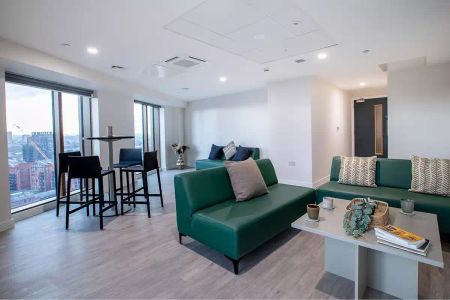 Deluxe Ensuite (Floors 30-32) - Photo 2