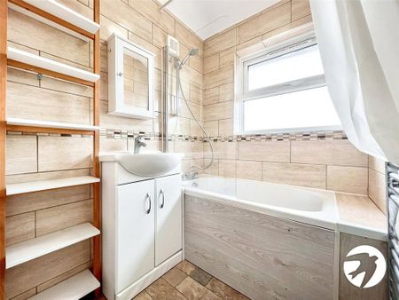 3 bedroom end of terrace house to rent - Photo 4