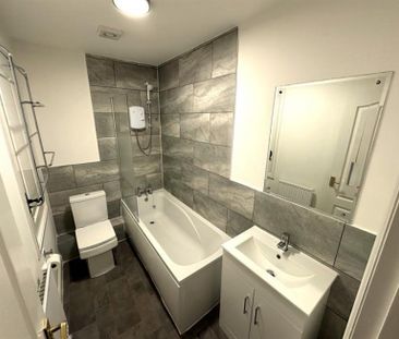 2 Bedroom End Terrace To Let - Photo 1