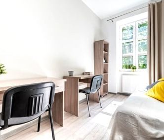 Pokój, ul. 28 Czerwca 1956 r. - Zdjęcie 1