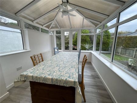 2 bedroom bungalow to rent - Photo 2