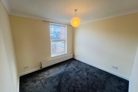 Queen Street, MAIDENHEAD - Photo 4