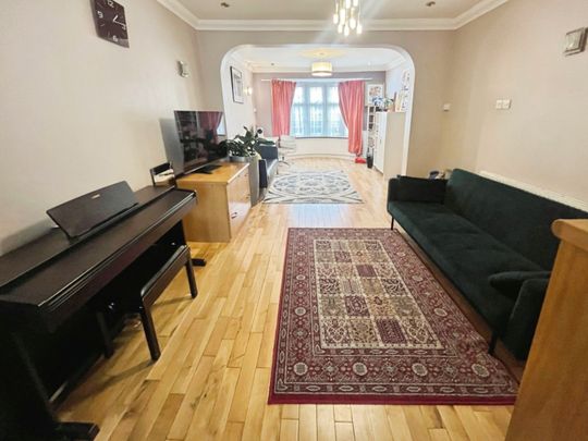 4 bedroom House To Let - Photo 1