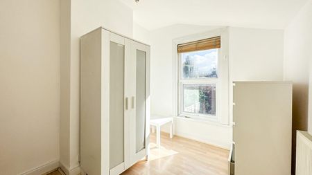 3 bedroom House To Let - Photo 4