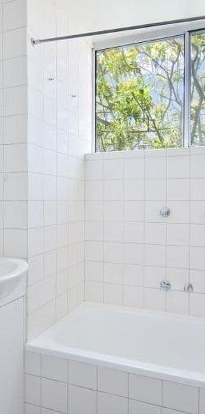 Sunlit Apartment in Quiet Location - Photo 1