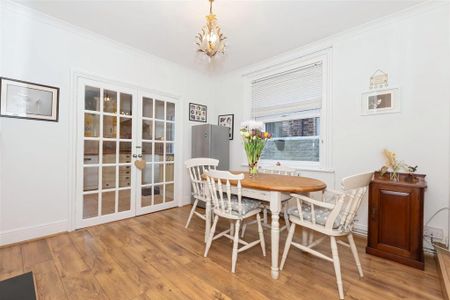 4 bedroom terraced house to rent - Photo 4