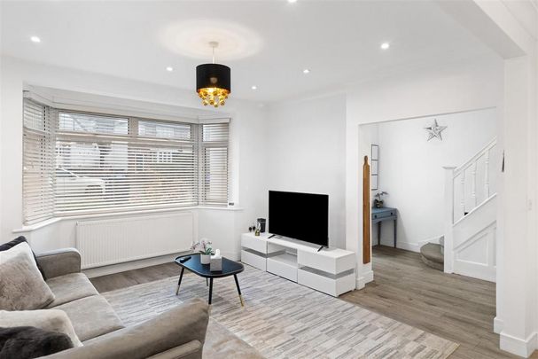 4 bedroom semi-detached house to rent - Photo 1
