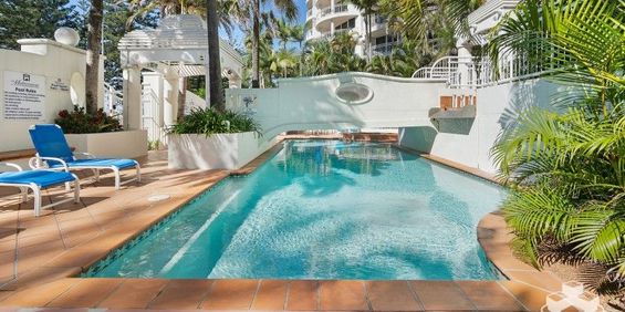 Waterfront 2 Bedroom Apartment - Burleigh Heads - Photo 3