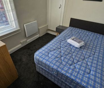 Flat 3, Mitford Place, Armley, Leeds, LS12 1NH - Photo 2