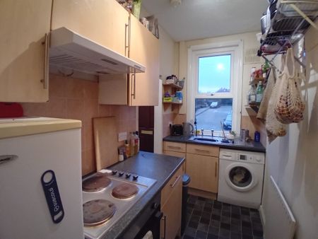 3 Bed - 35 Lumley Road, Burley, Leeds - LS4 2NH - Student - Photo 5